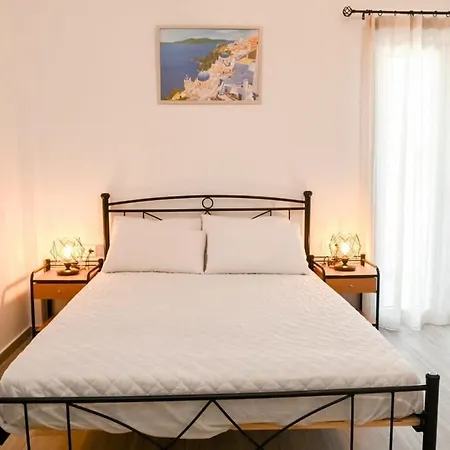 Apartment Santorini Life Vibrant Only 50m From The