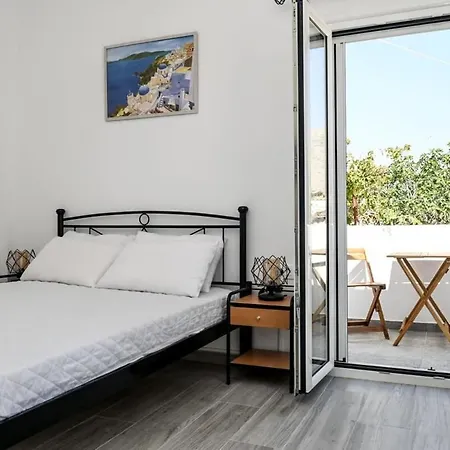 Apartment Santorini Life Vibrant Only 50m From The